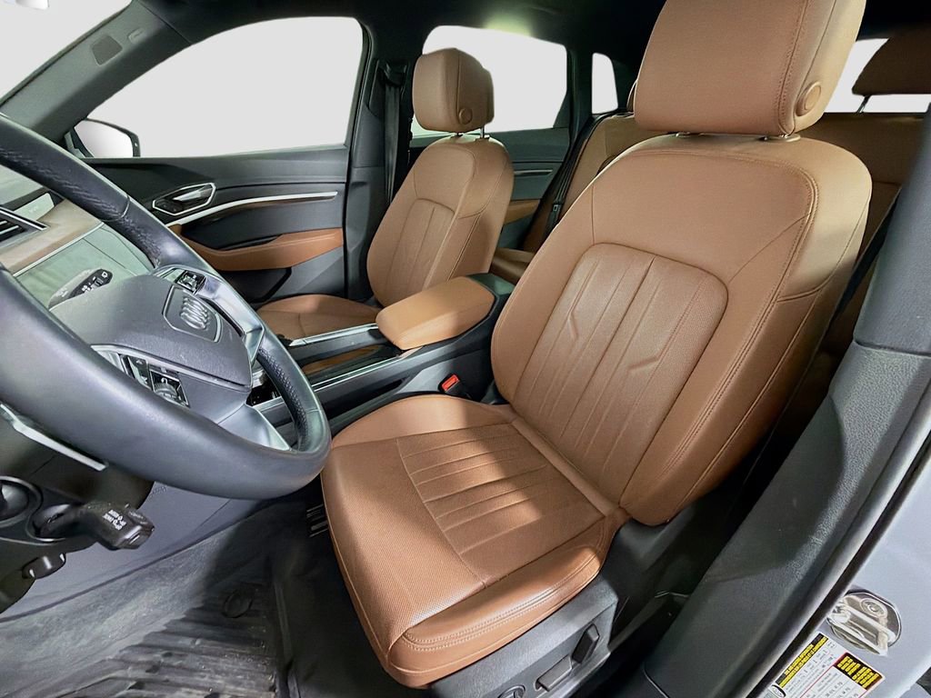 Used 2022 Audi e-tron Premium Plus image 12