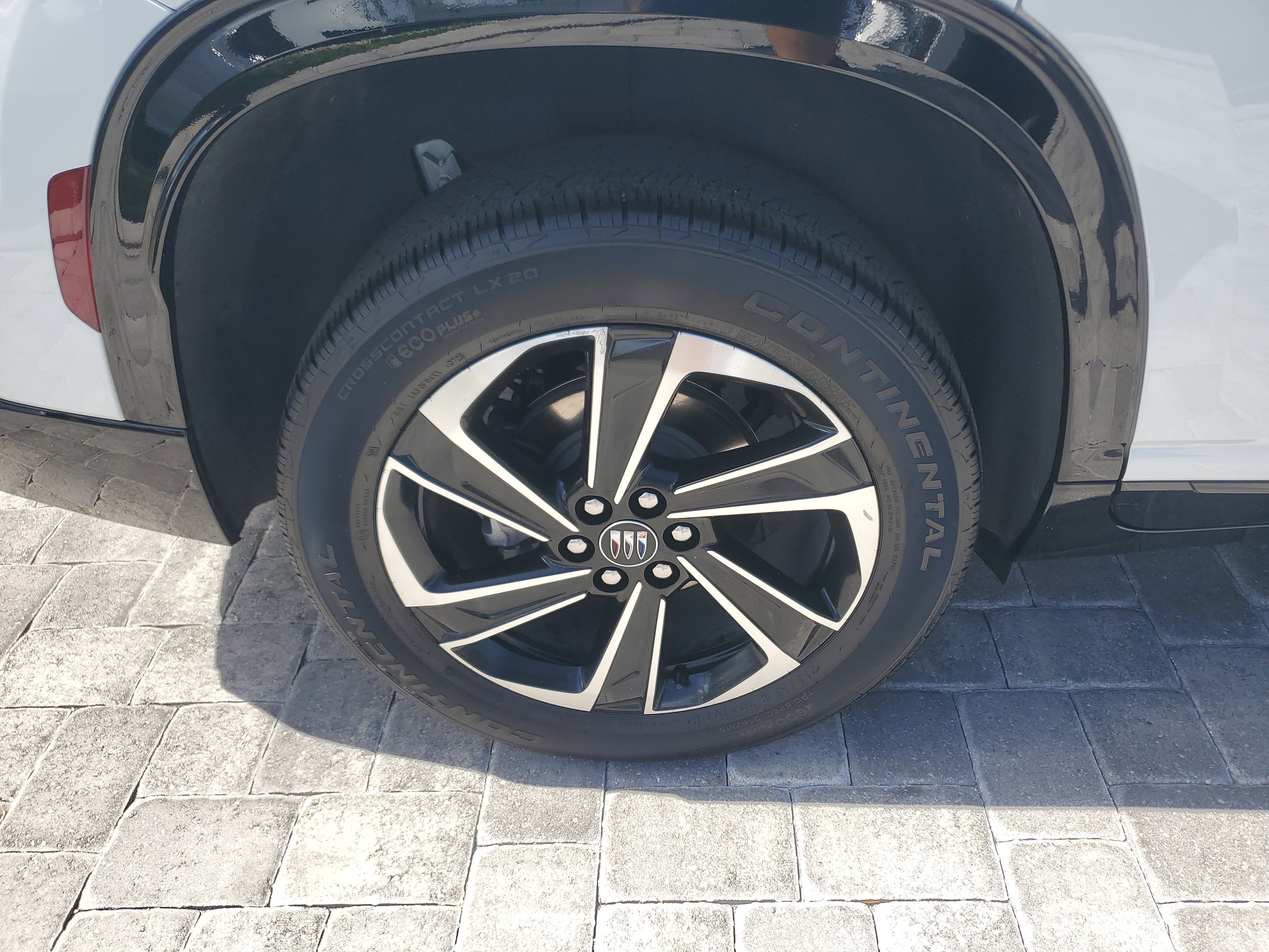 Used 2025 Buick Enclave Sport Touring image 7