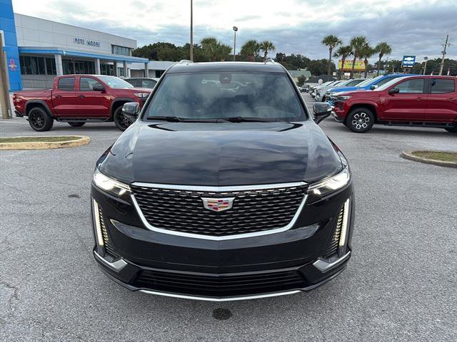 Used 2025 Cadillac XT6 Premium Luxury image 2