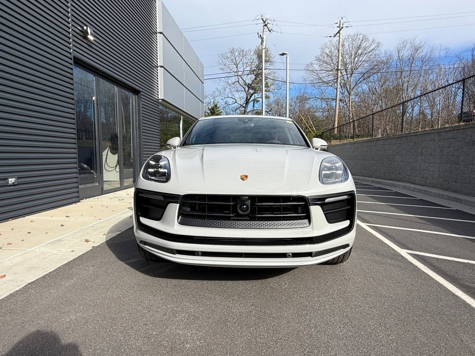 New 2026 Porsche Macan image 10