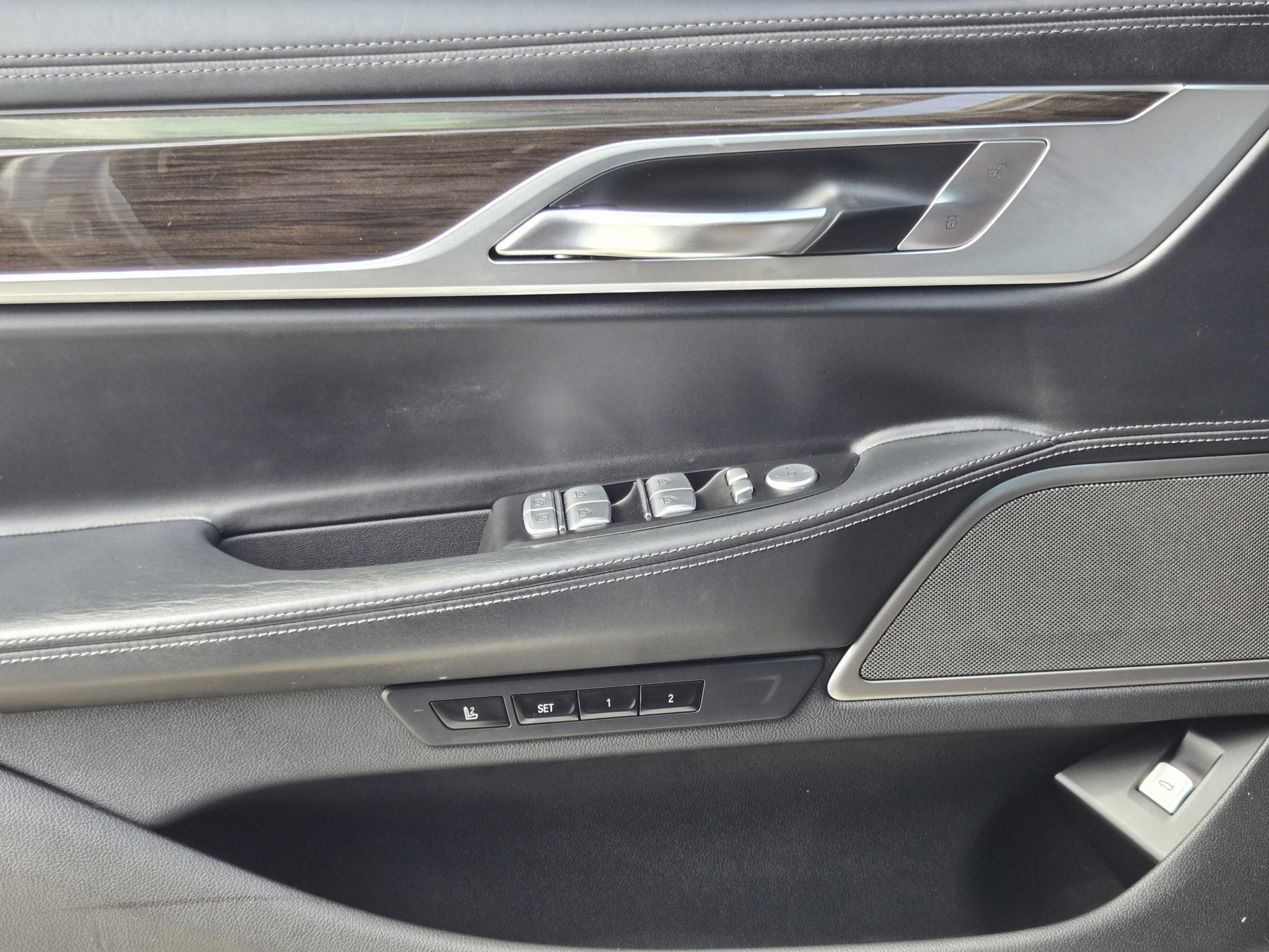 Used 2020 BMW 740i w/ Premium Package RWD image 20