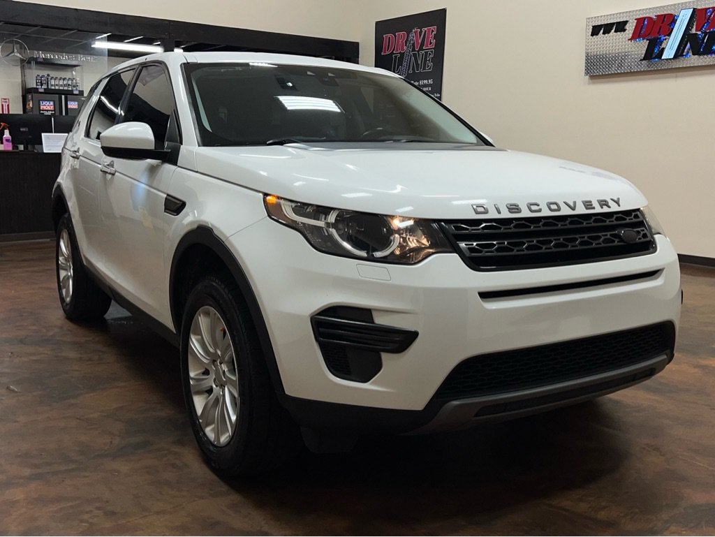 Used 2019 Land Rover Discovery Sport SE AWD/4WD image 3