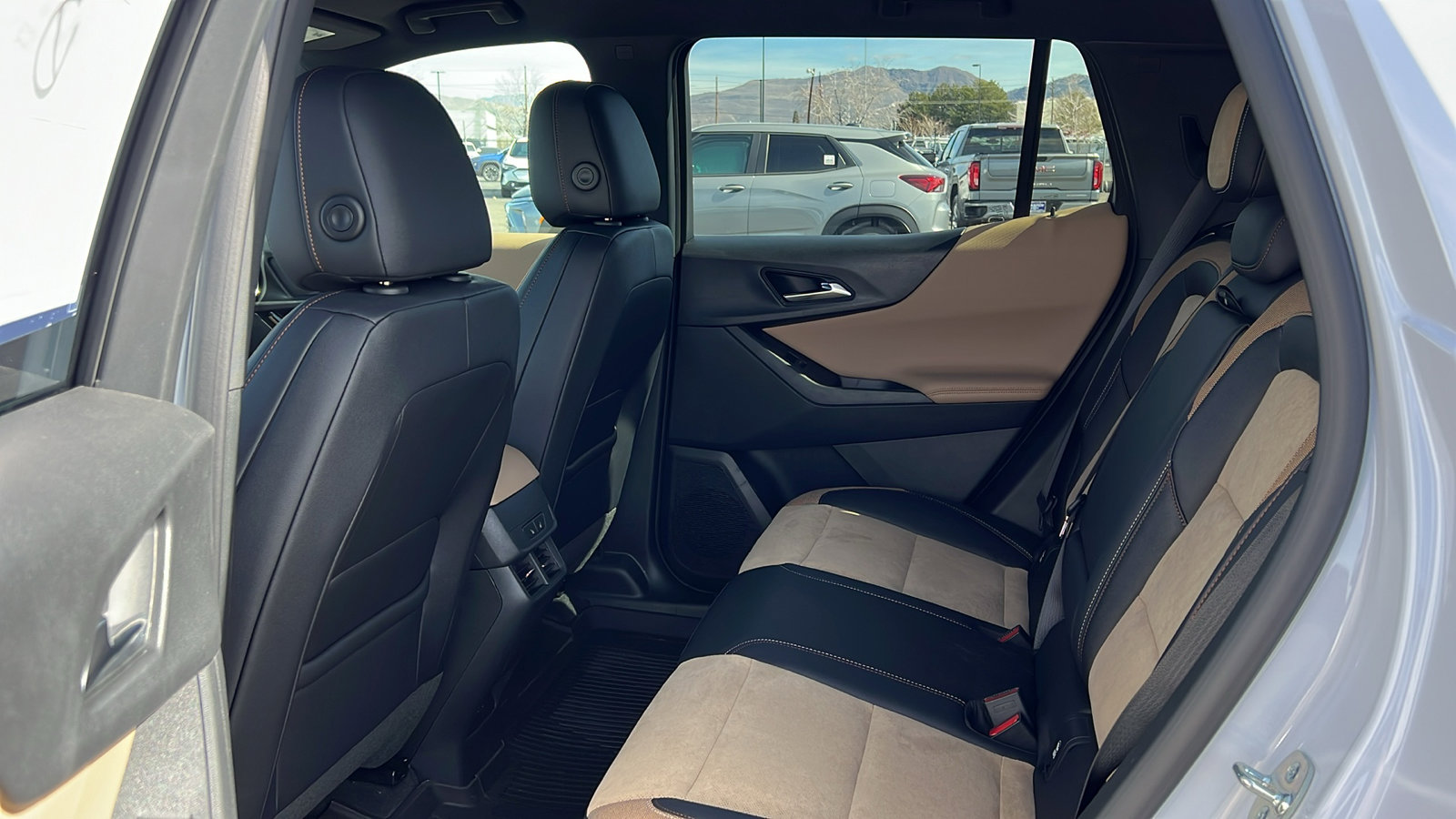 New 2026 Chevrolet Equinox ACTIV w/ Convenience Package III AWD/4WD image 13
