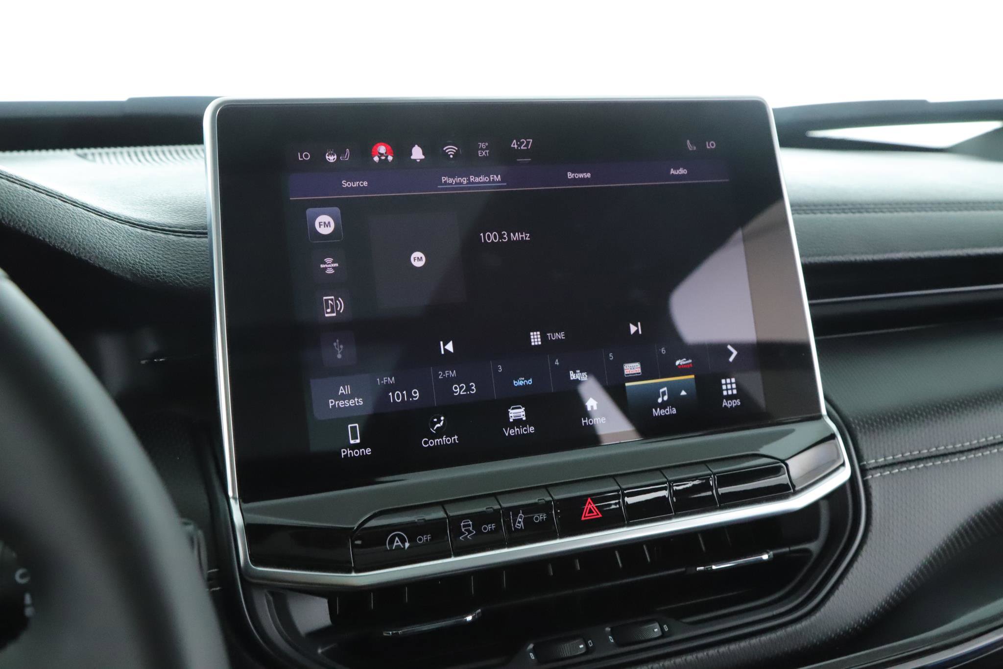 Used 2024 Jeep Compass Latitude w/ Sun and Sound Group image 12