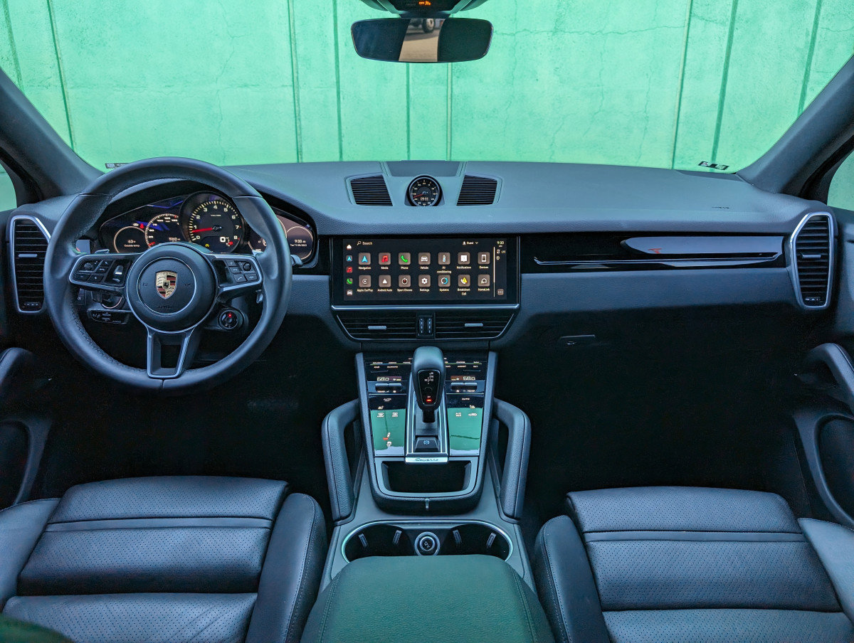 Used 2023 Porsche Cayenne Coupe image 21