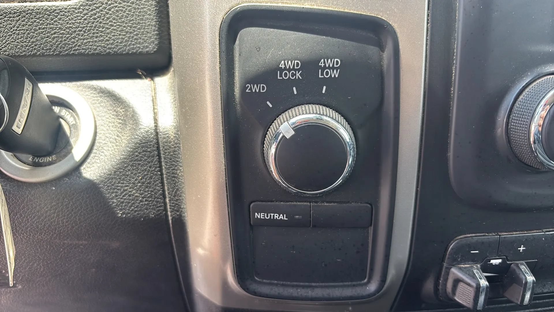 Used 2018 RAM 2500 SLT AWD/4WD image 22