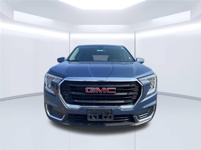 Used 2024 GMC Terrain SLE AWD/4WD image 14