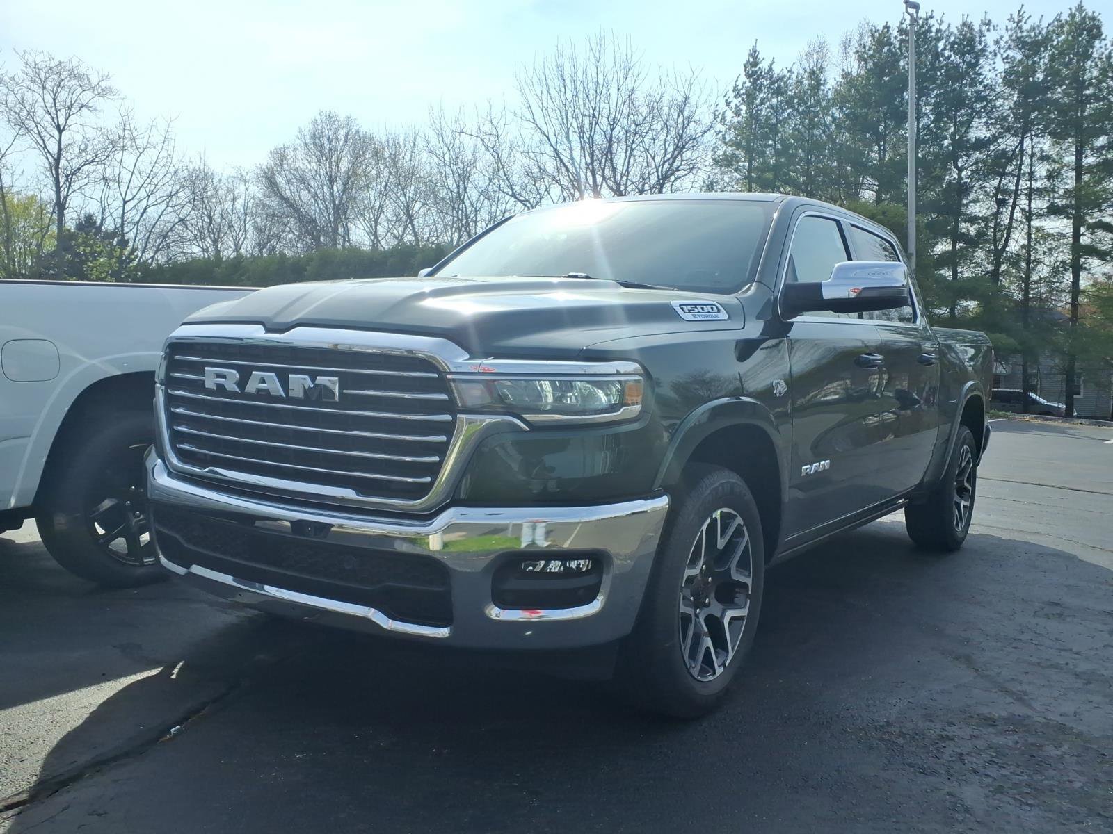 New 2026 RAM 1500 Laramie AWD/4WD image 3