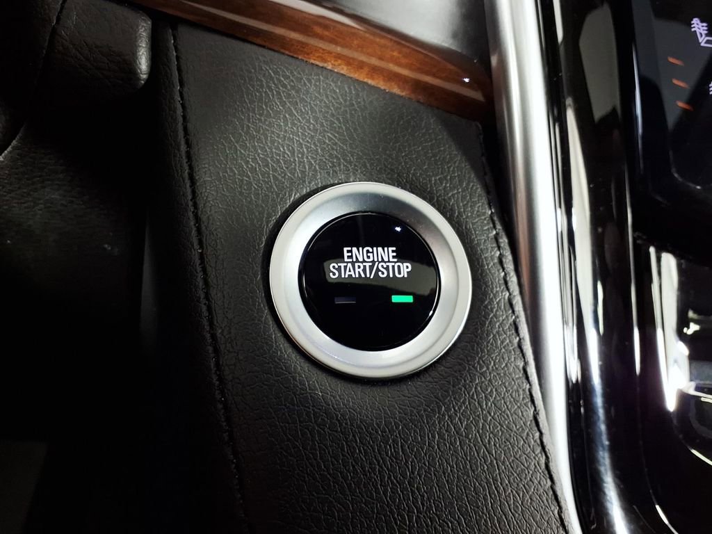 Used 2020 Cadillac Escalade Premium Luxury RWD image 16