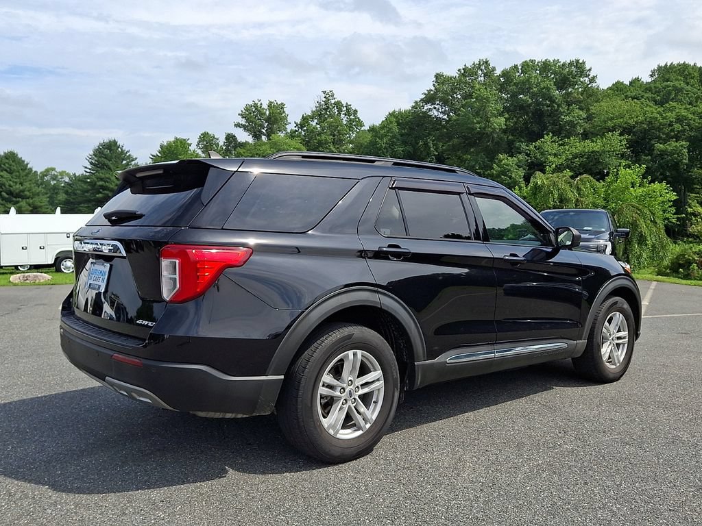 Used 2021 Ford Explorer XLT w/ Equipment Group 202A AWD/4WD image 6