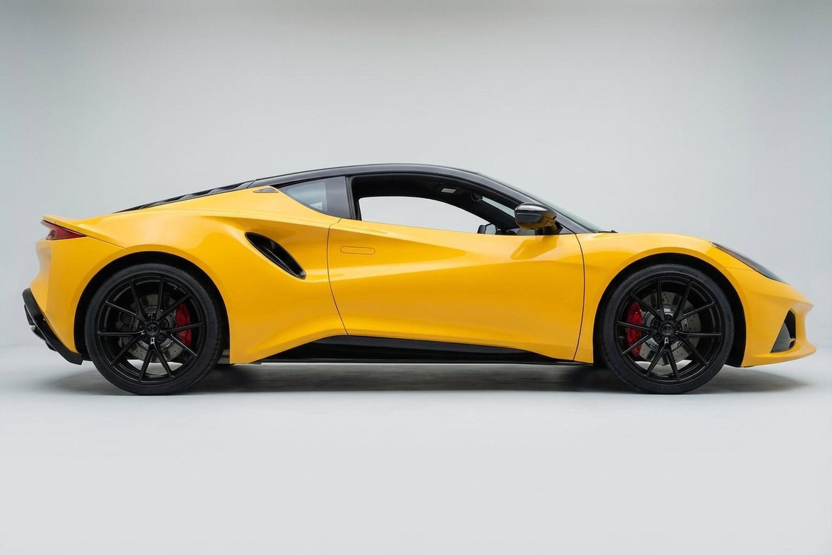 New 2026 Lotus Emira SE image 5