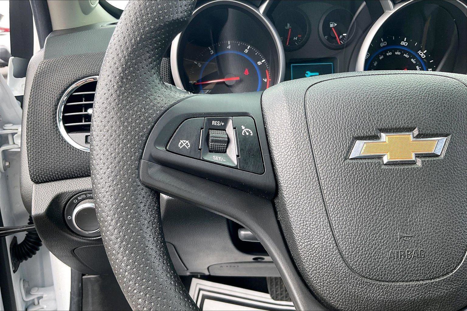 Used 2016 Chevrolet Cruze LT FWD image 20