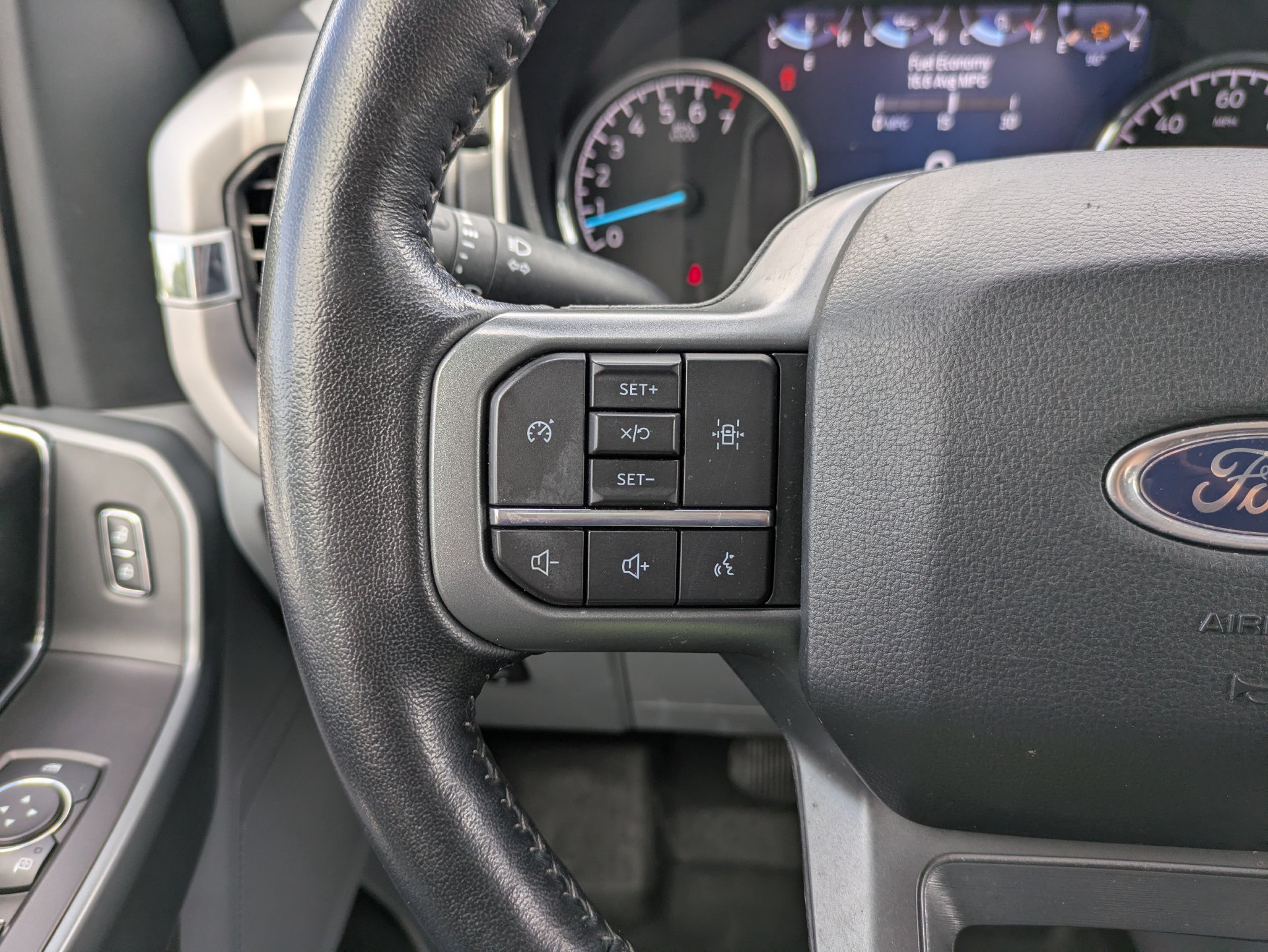Used 2022 Ford F150 XLT w/ Equipment Group 302A High AWD/4WD image 31
