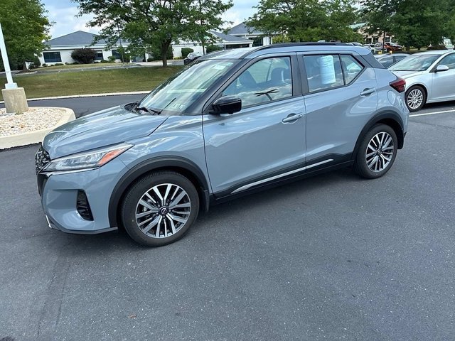 Used 2023 Nissan Kicks SR w/ SR Premium Package FWD image 16