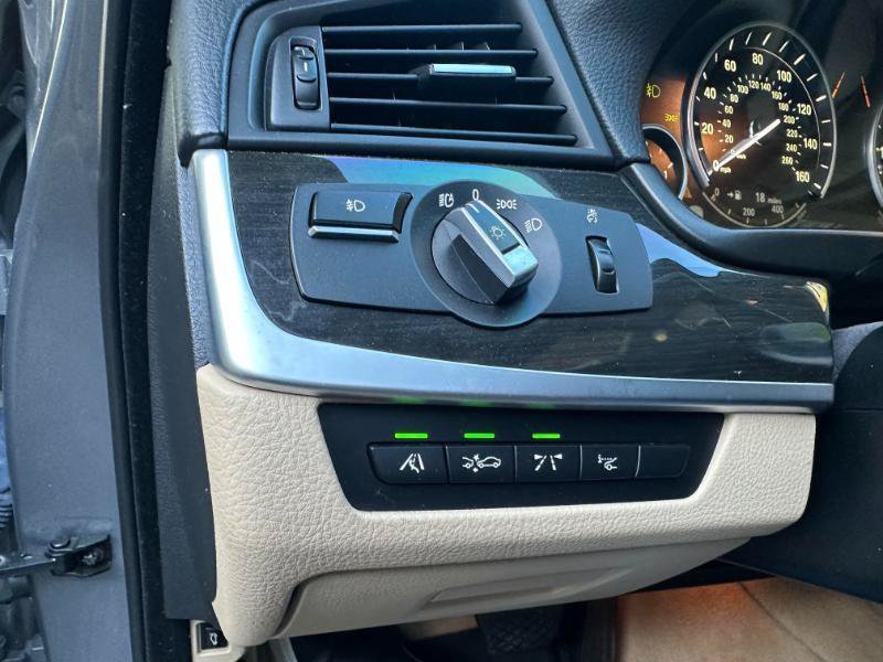 Used 2011 BMW 535i xDrive Sedan AWD/4WD image 26