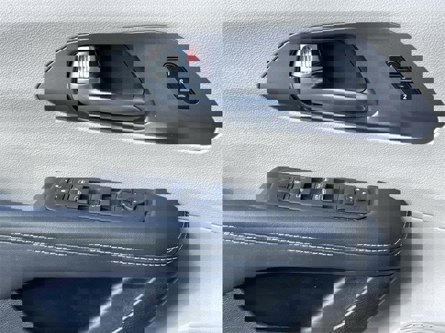 Used 2024 Chrysler Pacifica Touring-L image 22