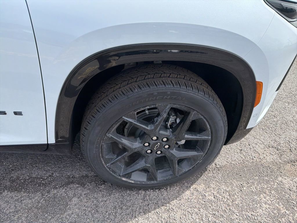 New 2026 Chevrolet Traverse RS w/ LPO, Floor Liner Package image 9
