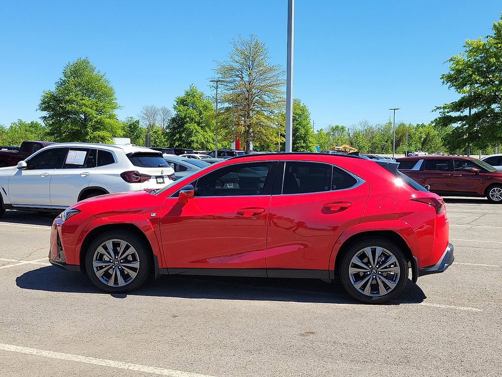 Used 2024 Lexus UX 250h F Sport AWD/4WD image 3