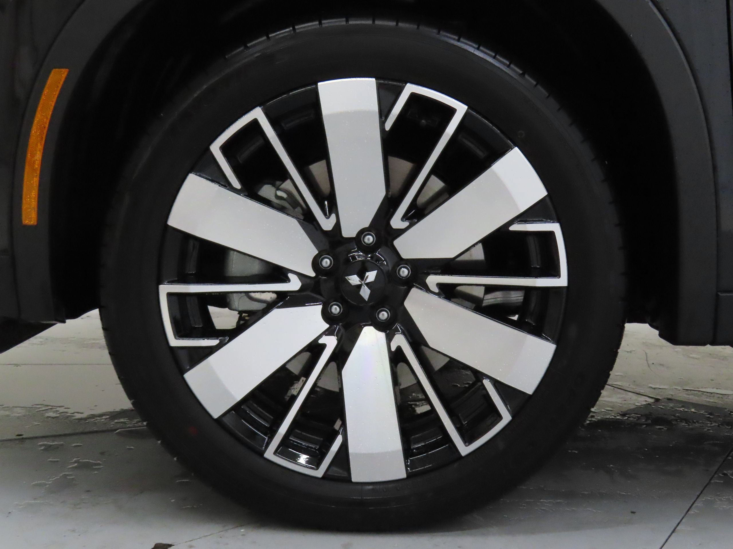 New 2025 Mitsubishi Outlander SEL image 26