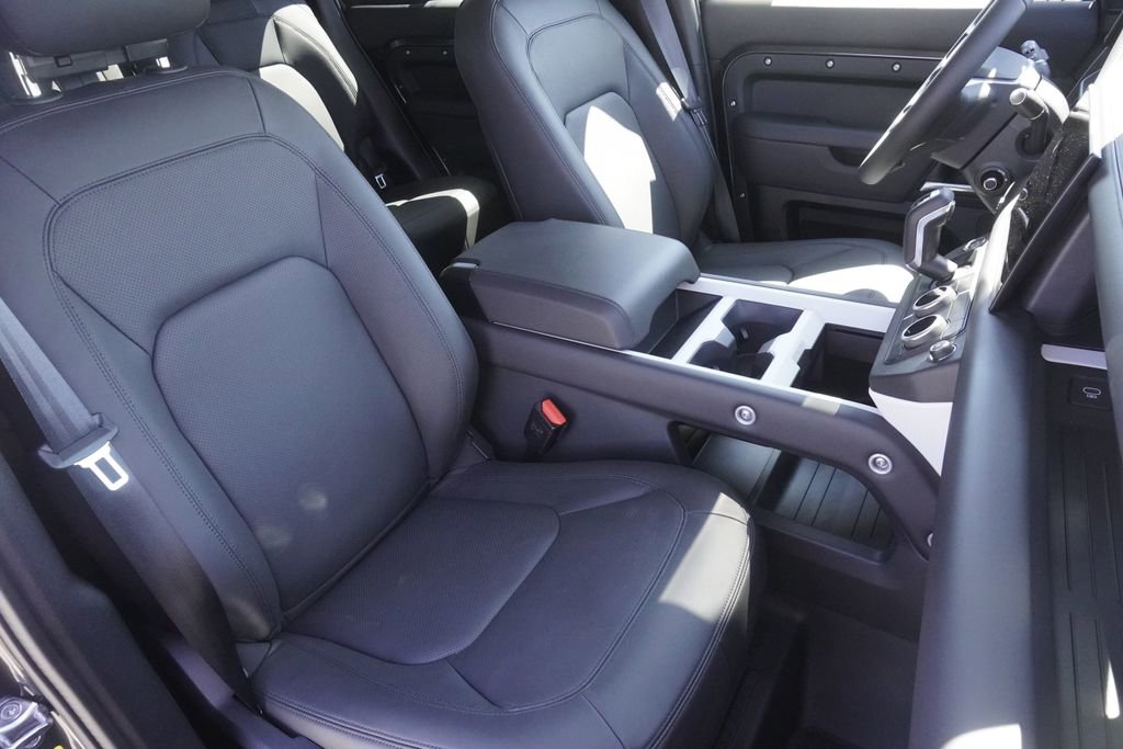 New 2025 Land Rover Defender 130 S image 24