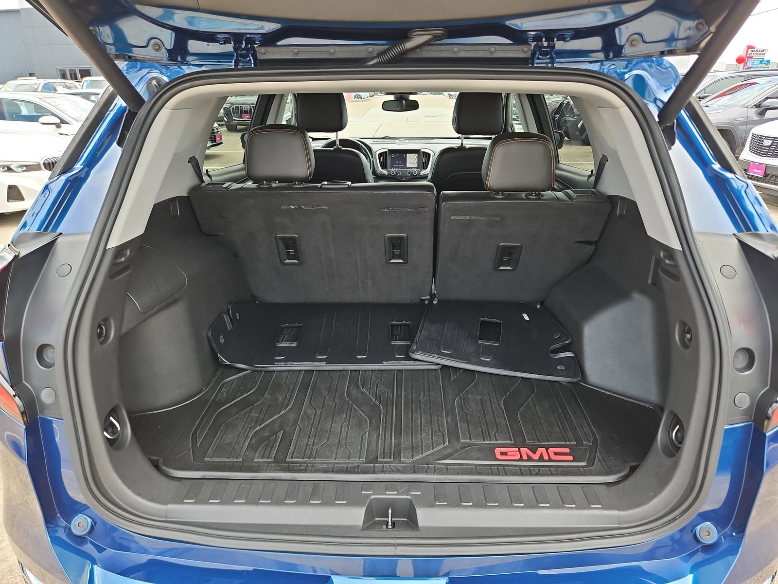 Used 2021 GMC Terrain SLT w/ Infotainment Package II AWD/4WD image 19