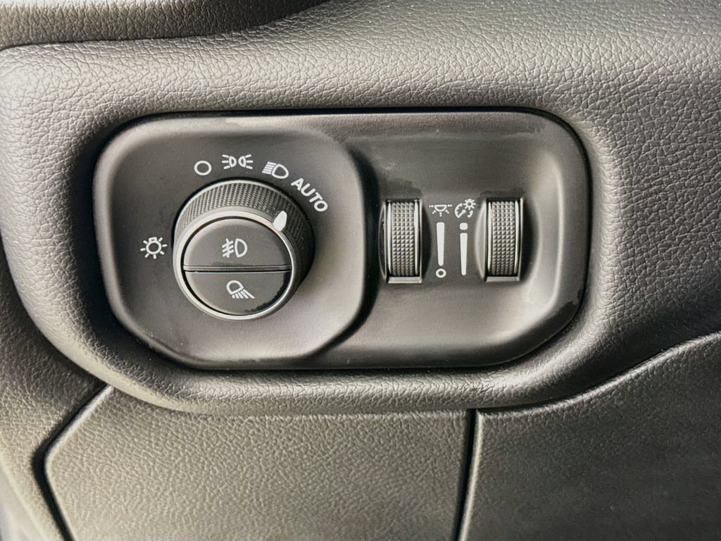 Used 2024 RAM 2500 Laramie w/ Safety Group AWD/4WD image 10