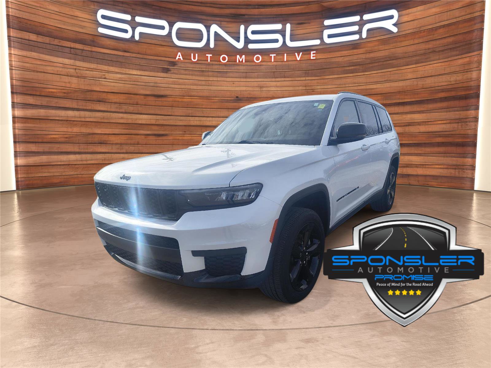 Used 2024 Jeep Grand Cherokee L Altitude AWD/4WD image 1
