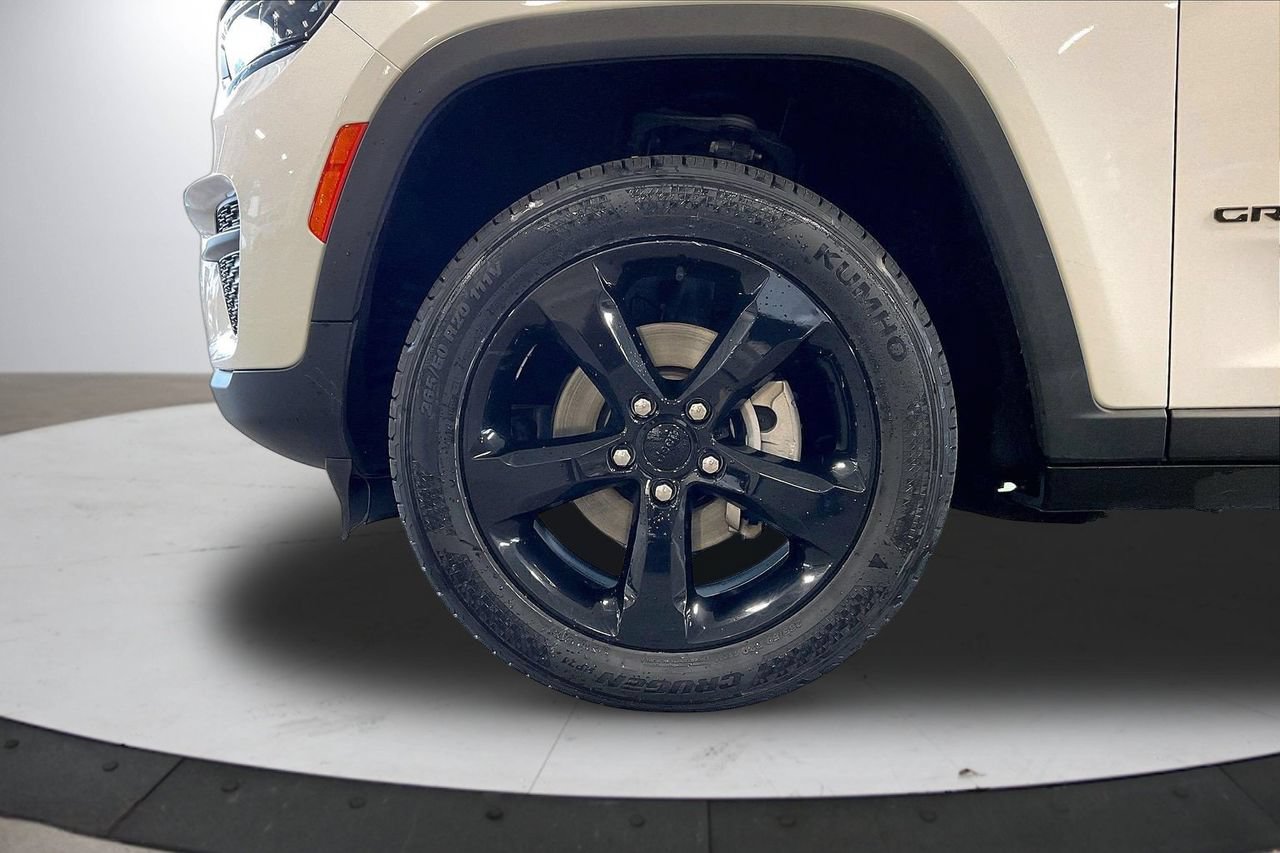 Certified 2023 Jeep Grand Cherokee Altitude AWD/4WD image 34