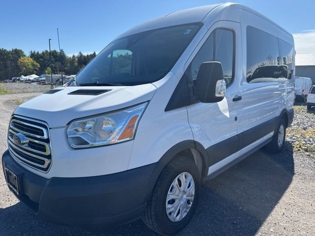 Used 2017 Ford Transit 150 XLT image 4