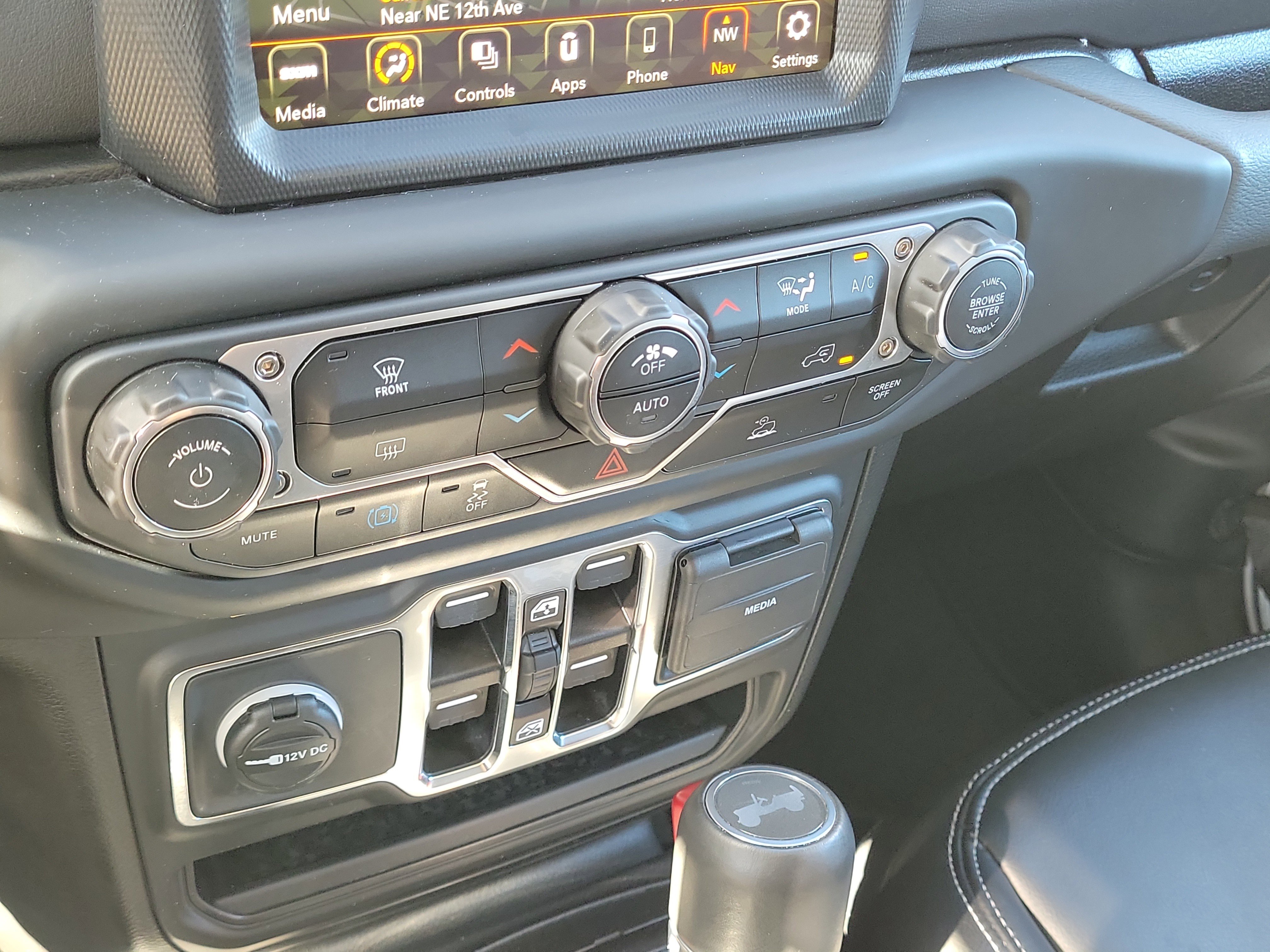 Used 2022 Jeep Wrangler Unlimited Sahara image 18