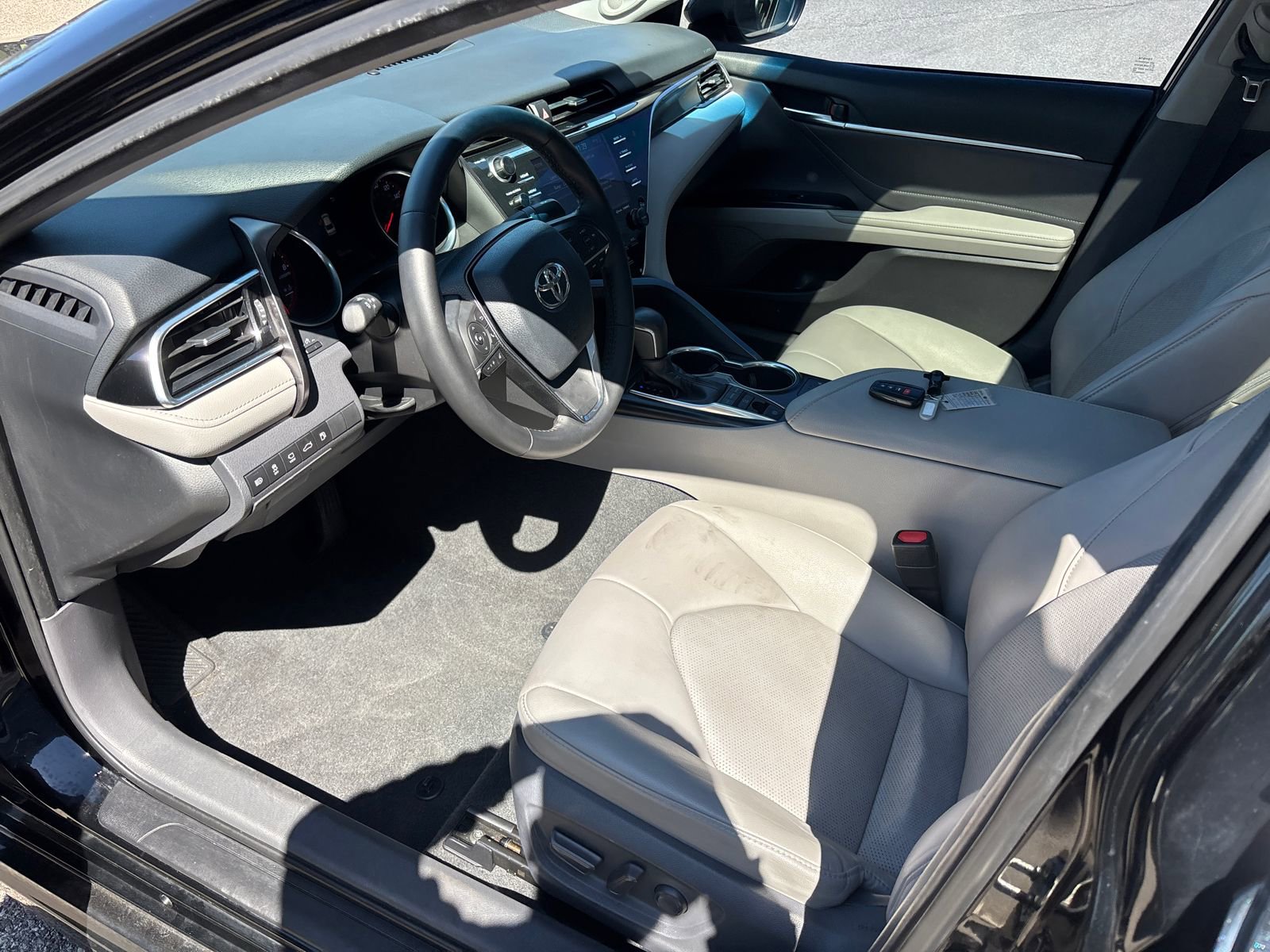 Used 2018 Toyota Camry XSE w/ Audio Package FWD image 24