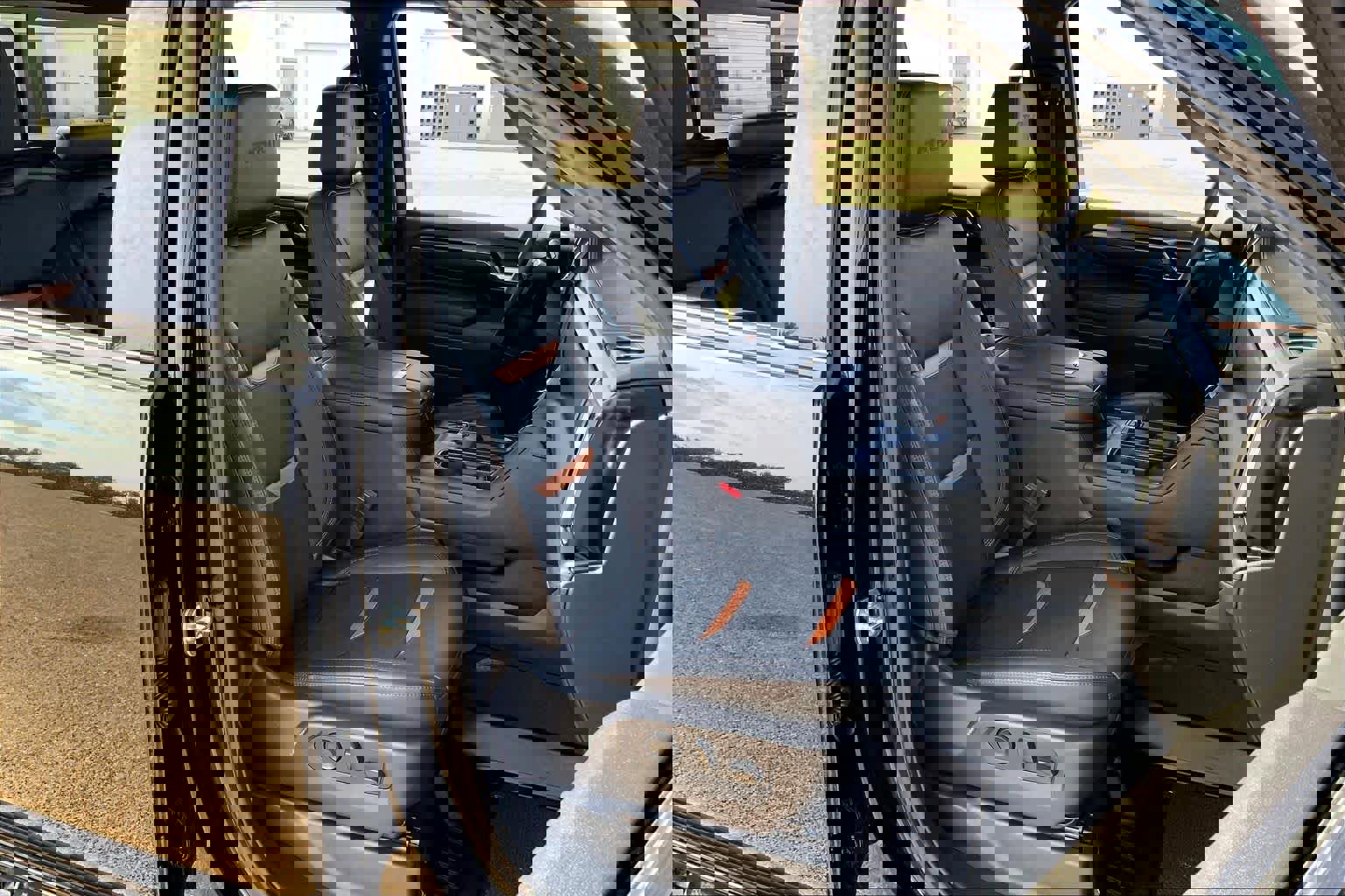 Used 2025 GMC Sierra 2500 AT4 w/ AT4 Premium Plus Package image 9