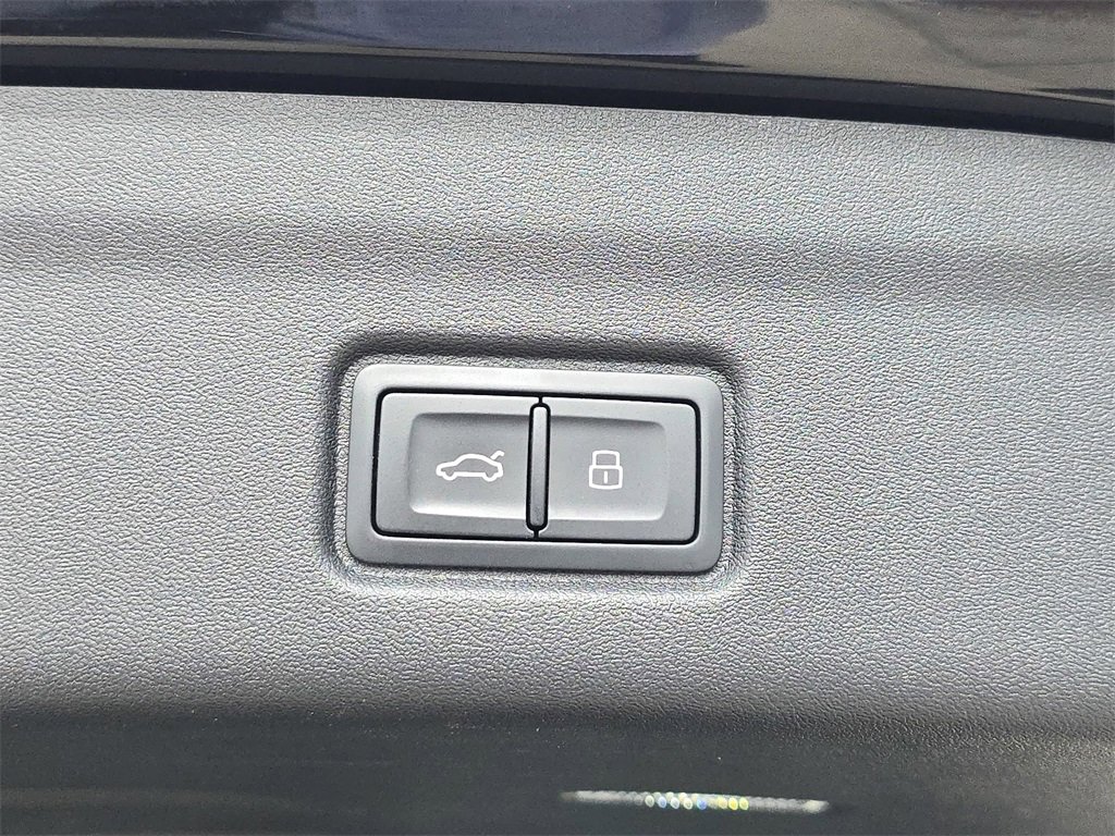 New 2025 Audi Q6 e-tron Premium Plus w/ Premium Plus image 13