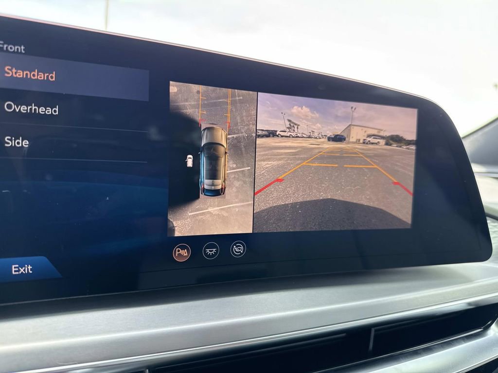 New 2025 Cadillac Lyriq Luxury image 24