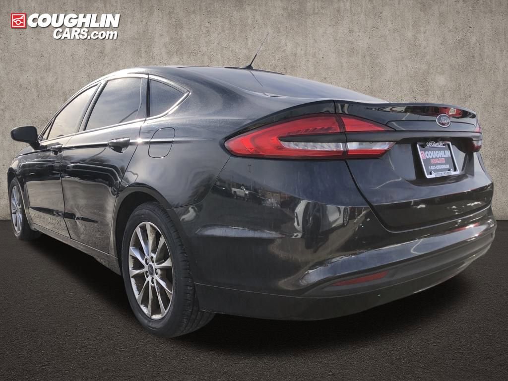 Used 2017 Ford Fusion SE image 5