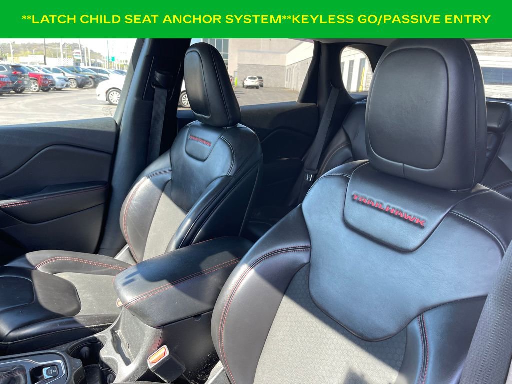Used 2019 Jeep Cherokee Trailhawk w/ Cold Weather Group image 14