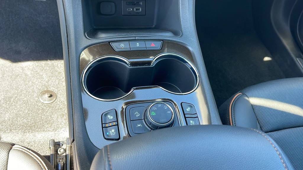 Used 2023 GMC Acadia AT4 w/ Technology Package image 20