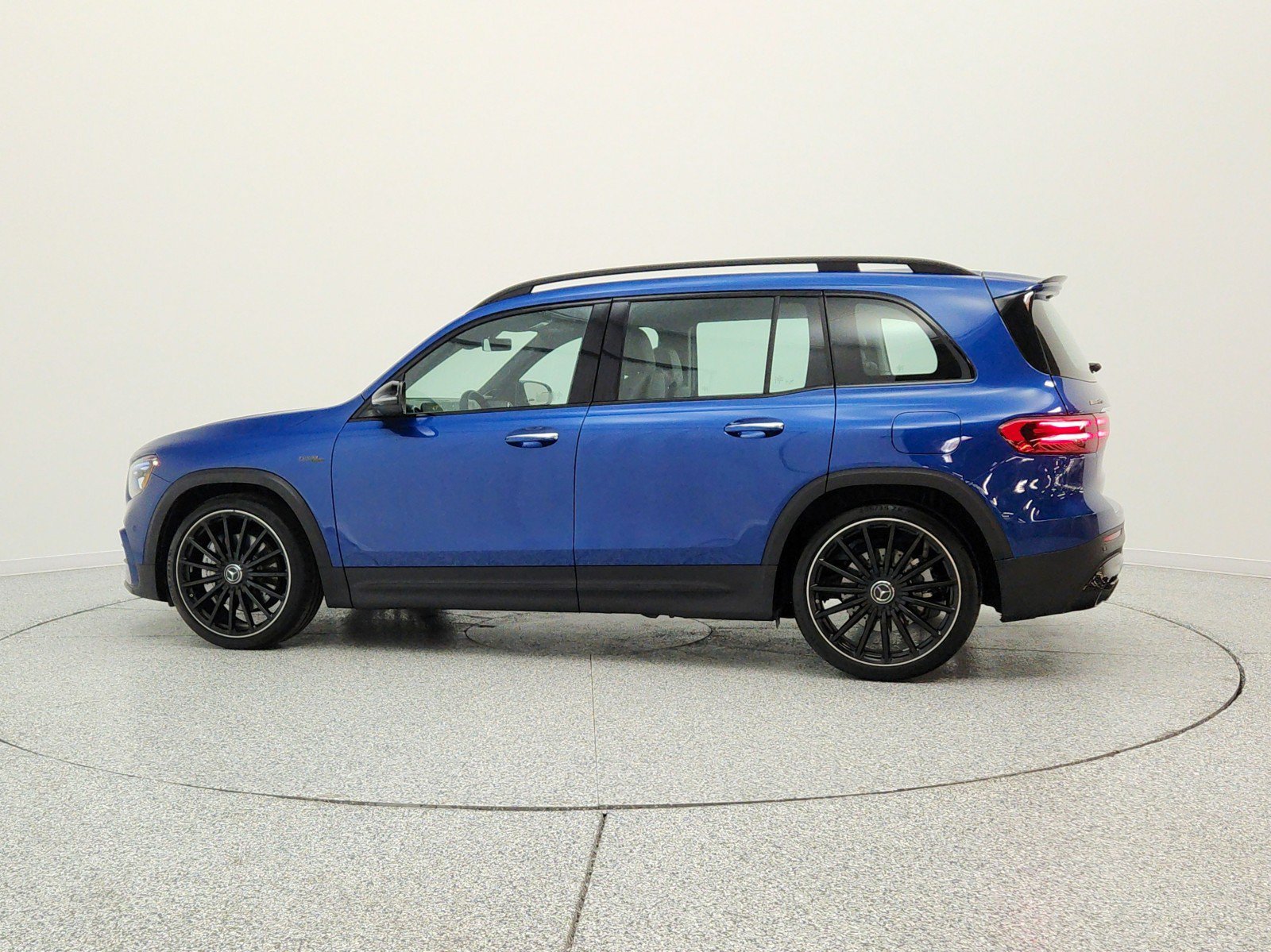 Used 2025 Mercedes-Benz GLB 35 AMG 4MATIC image 8