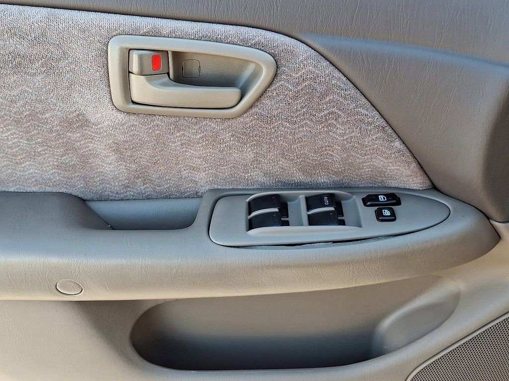 Used 1998 Toyota Camry LE FWD image 14