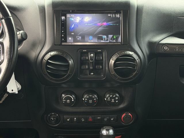 Used 2017 Jeep Wrangler Unlimited Rubicon image 18