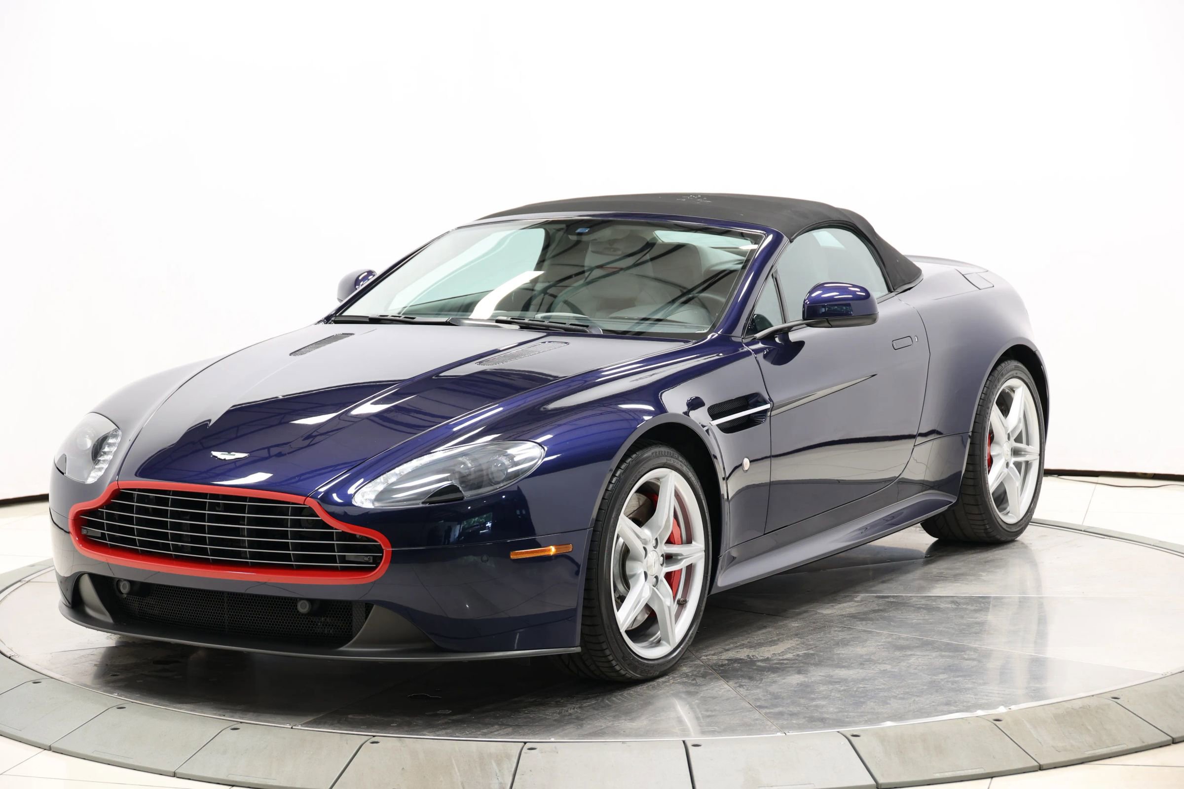 Used 2016 Aston Martin V8 Vantage GT RWD image 79
