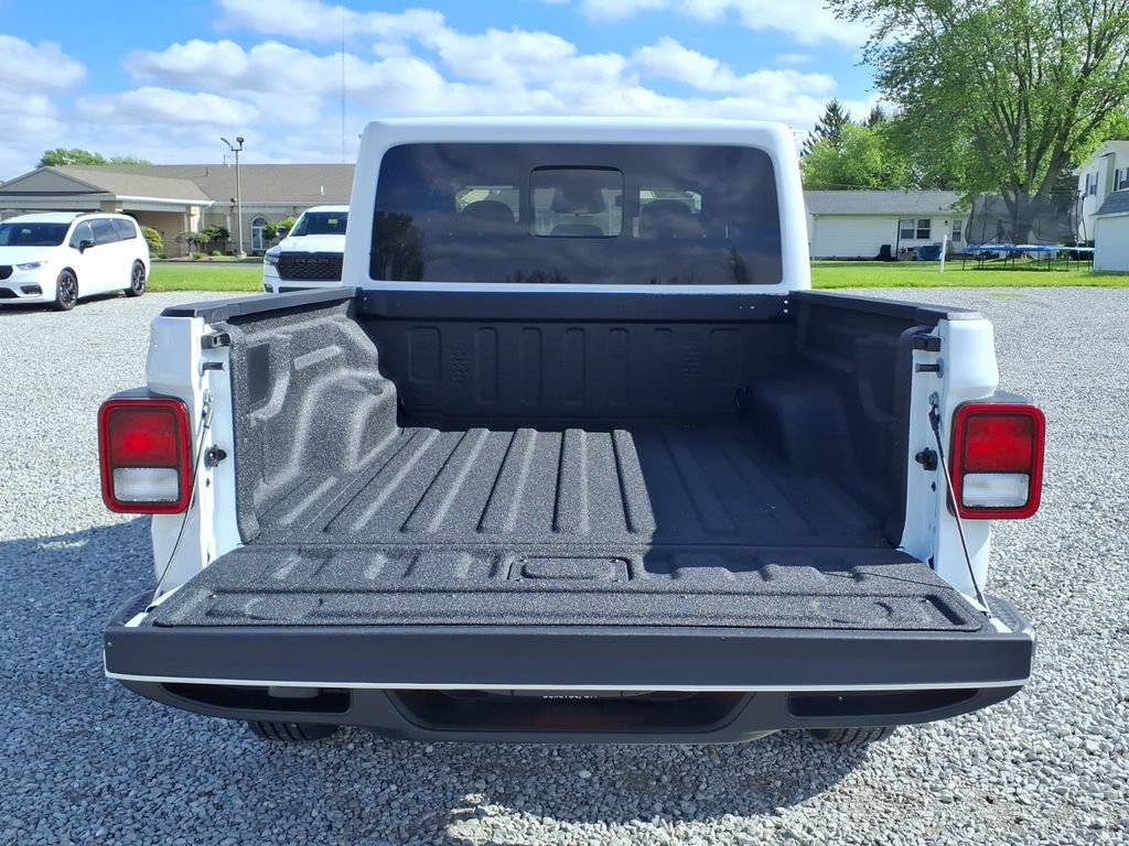 New 2026 Jeep Gladiator Sport AWD/4WD image 5