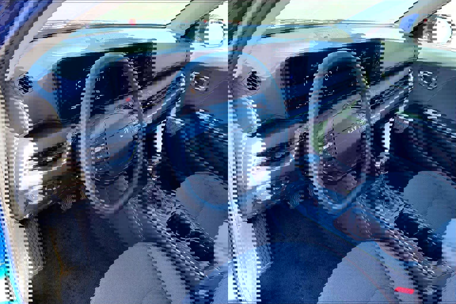 Used 2025 Kia K4 LXS image 18