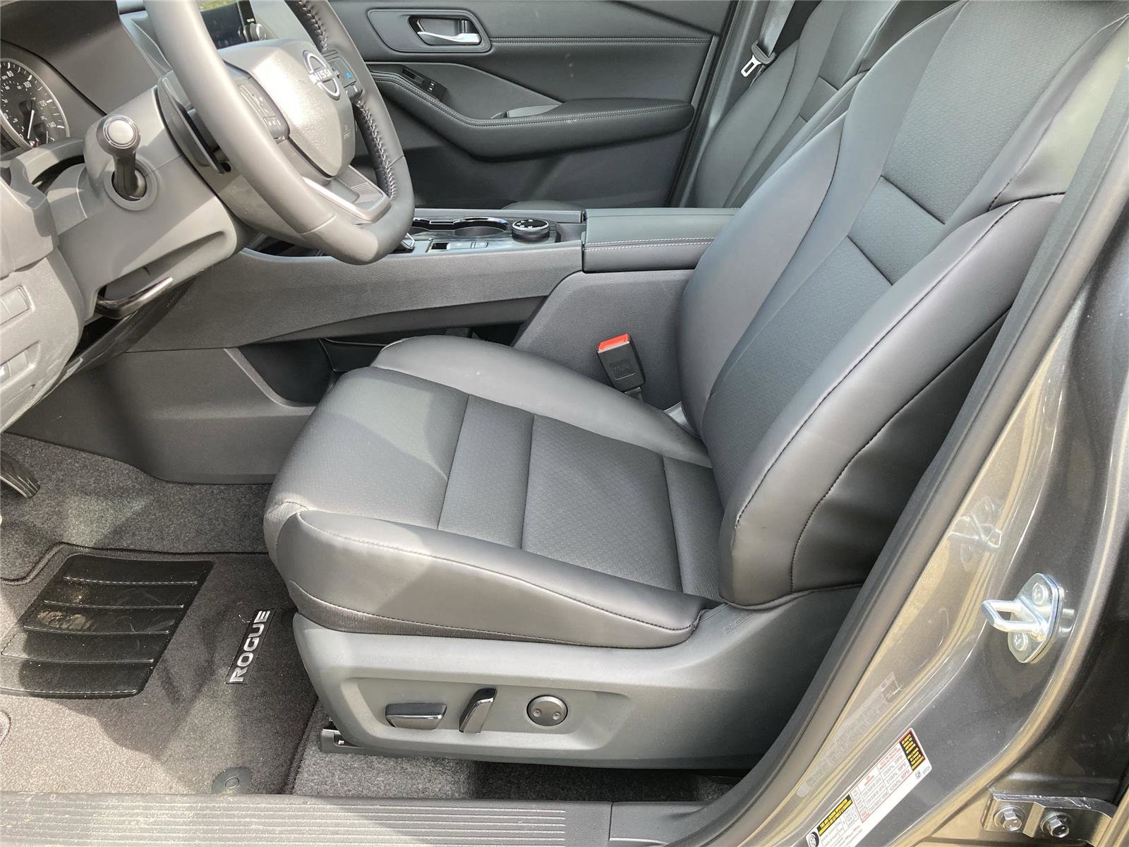 New 2026 Nissan Rogue SV image 28