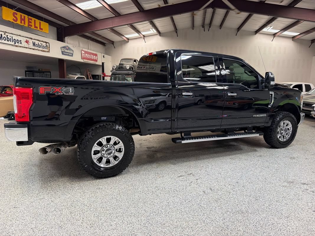 Used 2019 Ford F250 XLT w/ XLT Premium Package AWD/4WD image 8