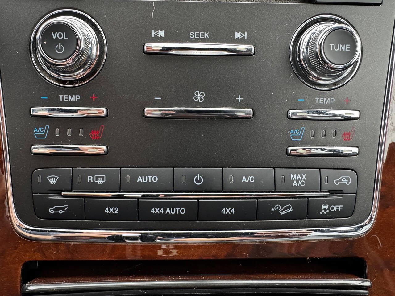 Used 2017 Lincoln Navigator L Select image 14