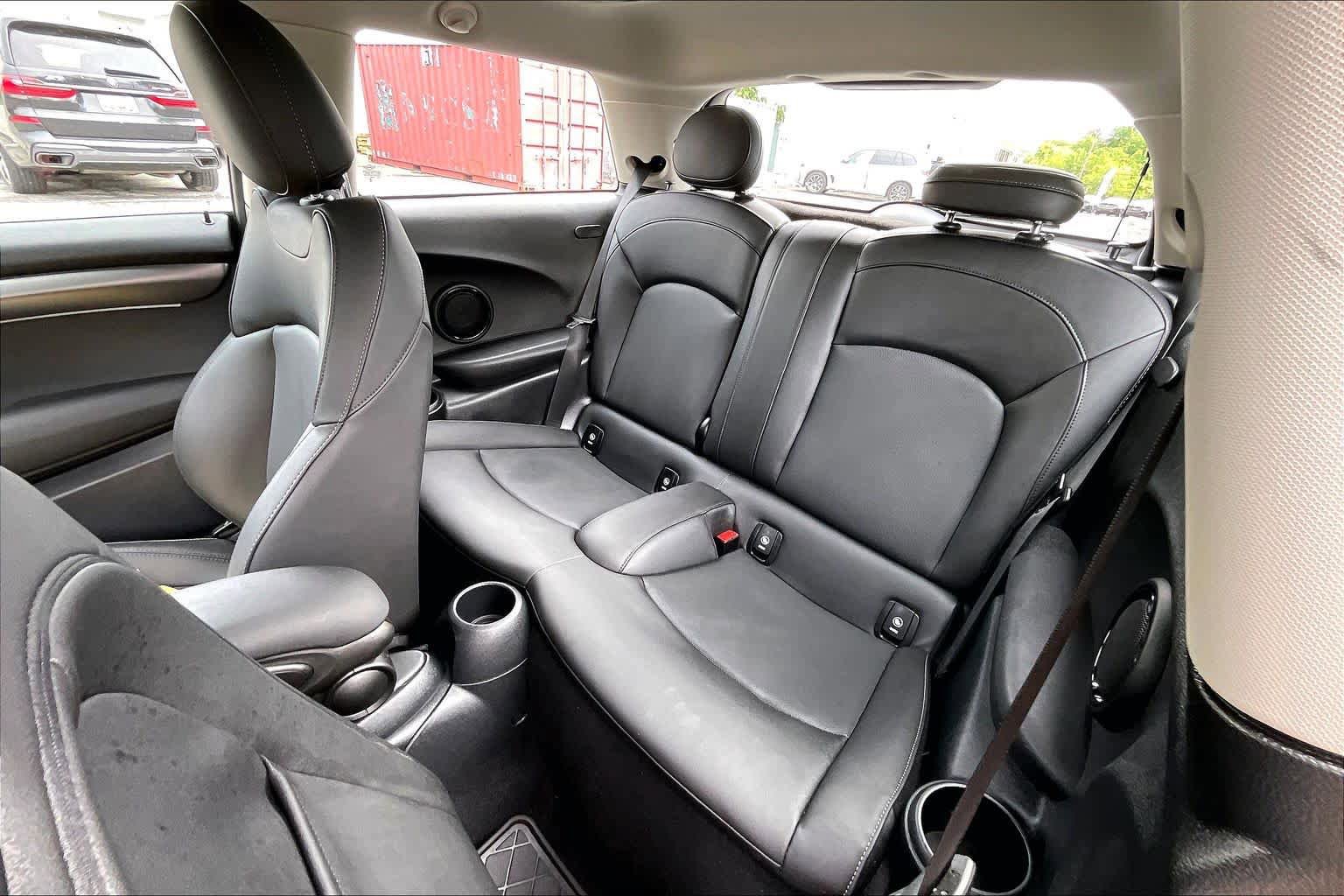 Used 2024 MINI Cooper 2-Door Hardtop FWD image 19