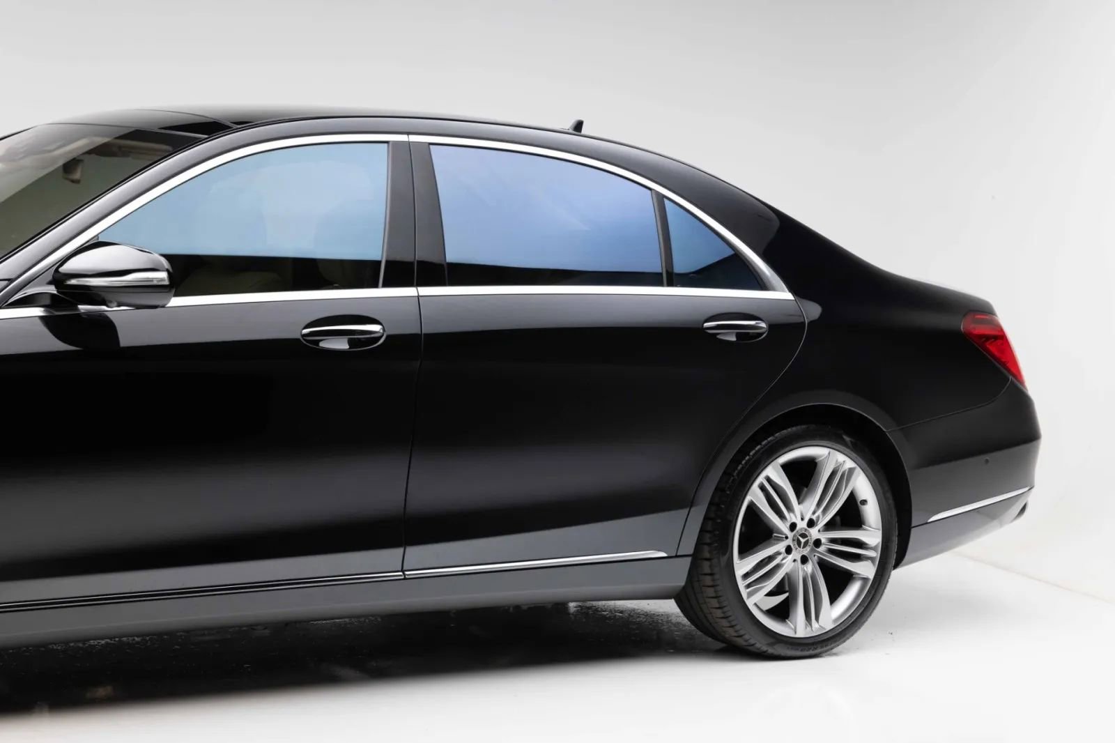 Used 2019 Mercedes-Benz S 560 Sedan image 29