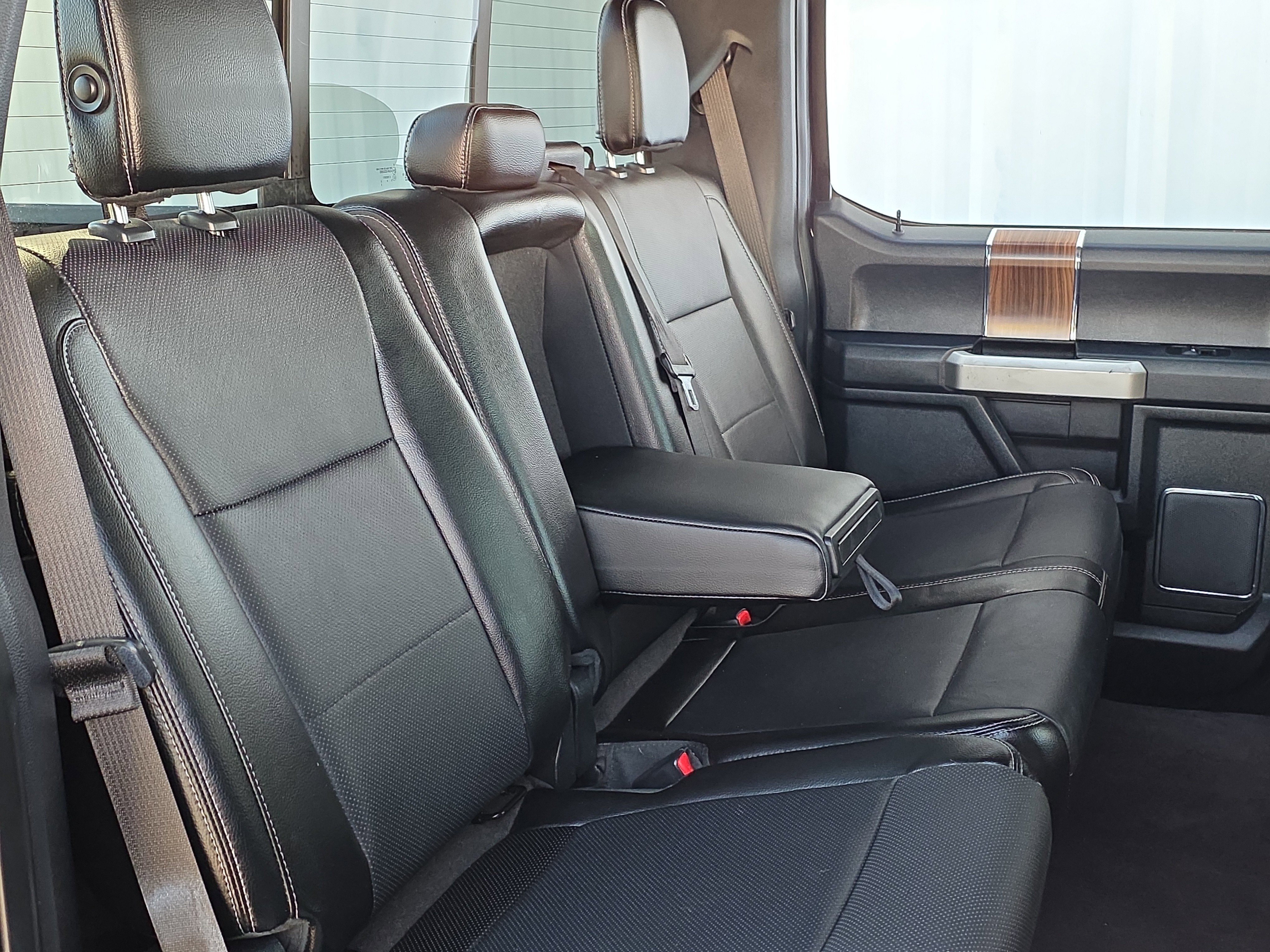 Used 2016 Ford F150 Lariat image 31