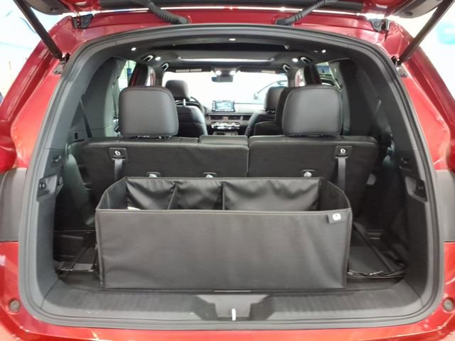 Certified 2025 Honda Pilot Black Edition image 12